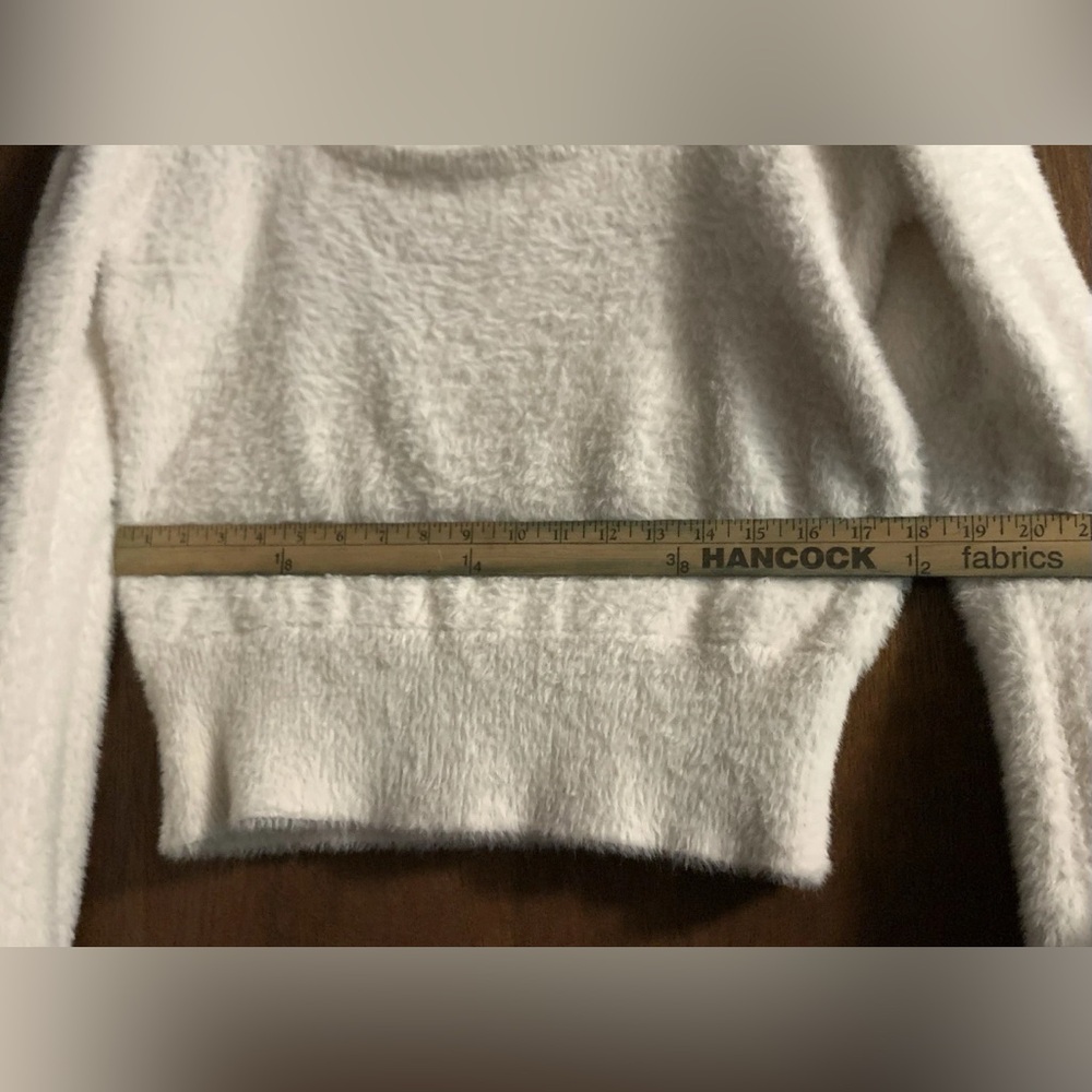 Astr The Label Anthropology Fuzzy White Scoop Neck Sweater - Picture 4 of 10